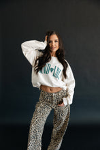 Load image into Gallery viewer, The Diamond Label Sweatshirt- Cream
