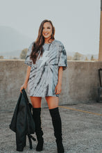 Load image into Gallery viewer, The Bolt Tee
